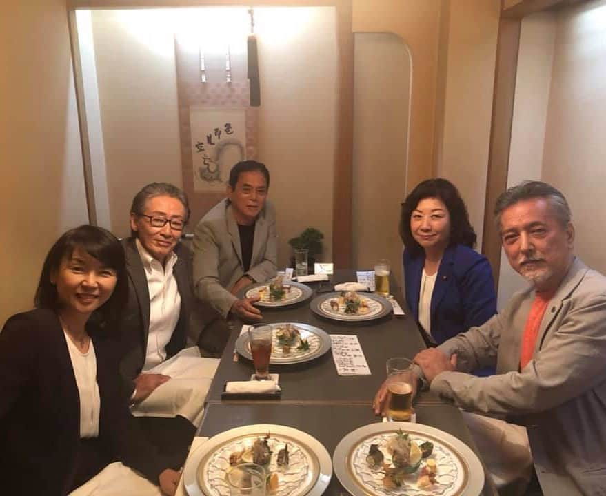 野田聖子さんのインスタグラム写真 - (野田聖子Instagram)「日本を代表する役者さんたちと、映画議連の会長として、日本の将来の映画について熱く議論を交わしました。  #野田聖子 #榎木孝明 #堀内正美 #柴俊夫 #映画議連 #日本映画」9月13日 23時29分 - seiko.noda