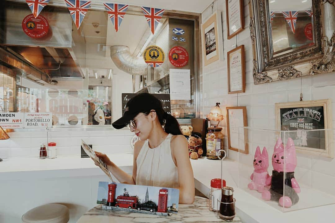 吉松育美さんのインスタグラム写真 - (吉松育美Instagram)「. The last day of Tokyo... . I had a "fish and chips" @malinsjapan ✨✨✨ Actually this is really good. 👍👍👍😊 . 東京滞在さいご最後の日食べたのは... . イギリス名物 #フィシュアンドチップス 😂✌ 六本木ミッドタウン目の前にあるお店 @malinsjapan にて✨ビネガーいっぱいかけて💗フワサクの癖になりそうな美味しさでした💗💗💗」9月13日 23時53分 - ikumiyoshimatsu