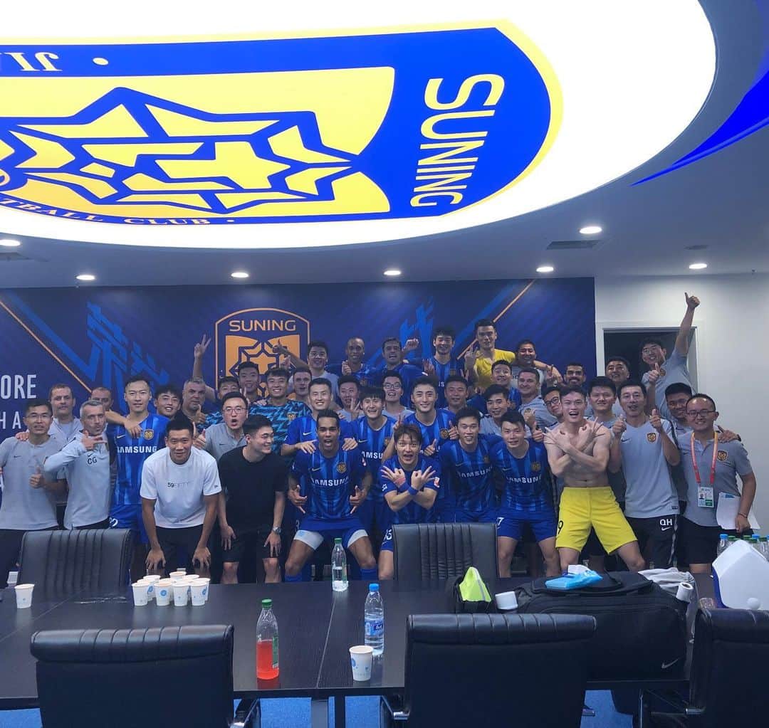 ミランダのインスタグラム：「Grande vitória rapaziada 🙏🏽」