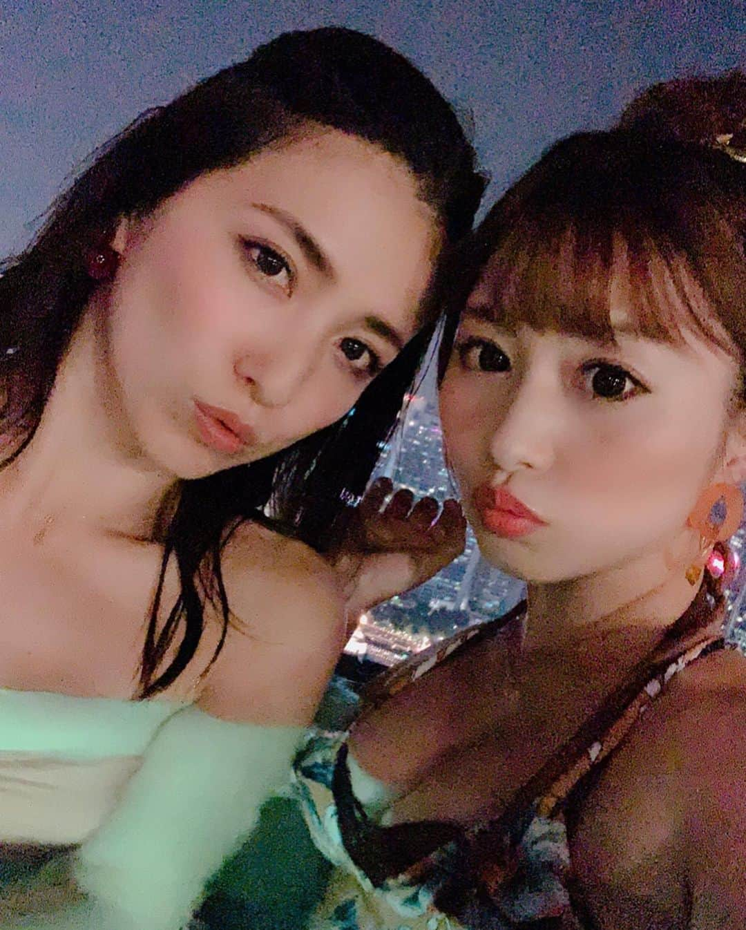 成瀬心美さんのインスタグラム写真 - (成瀬心美Instagram)「🐤 . . ずっと2人で わーきゃー 楽しんでたよ😘笑 . . #singapore #marinabaysands #nightpool #pool #swimwear #enjoy #love #trip #summervacation #instapic #instagram #instagood #followｍe」9月14日 0時16分 - coco3ndazo