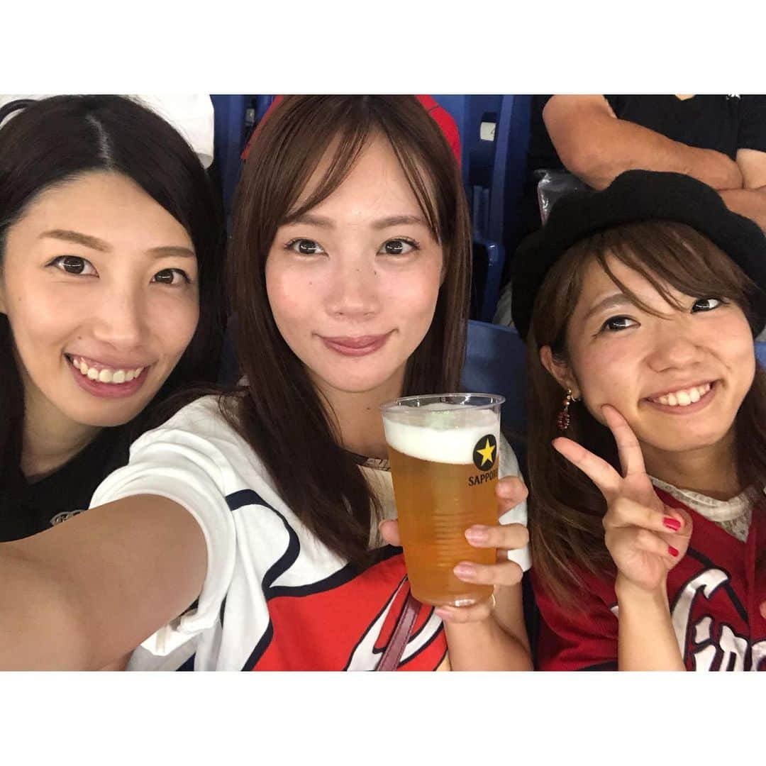 古田ちさこさんのインスタグラム写真 - (古田ちさこInstagram)「広島からの東京ドームでした⚾️ 久しぶりの三階席、見晴らしが良い〜👀 打球方向、送球返球見やすいし野手のポジショニング見て采配予想するのも面白いし上から観るの結構好きです⭐︎ ひとみちゃん、はるちゃん、はるちゃんのお友達との観戦でファンの輪がまた拡がったよ😽 ペナント現地は来週のハマスタで終わり。あと一試合だぁ。カープに限らず引退発表も続々でてきてさみしいね🍂 #Tシャツ昨日と同じなのバレバレ#旅帰りだから許して #野球観戦#carp#東京ドーム#tokyodome#読売ジャイアンツ#広島東洋カープ#広島カープ#カープ女子#野球女子#野球好き女子#tokyo#baseballforlife#カープ好き#カープファン#gjo#venus#baseball#ballpark  #baseballfan#カープ観戦#野球好きな人と繋がりたい #カープ#野球観戦2019」9月14日 9時49分 - chisakofuruta