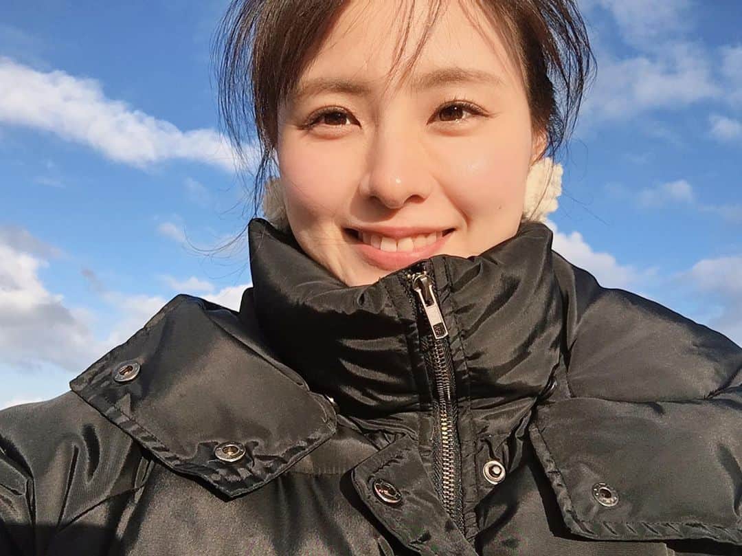 朝見心のインスタグラム：「(∵) 【オーストラリア3日目】 今日は海と公園をハシゴしまくる1日でした 久々に公園で遊んで怪我したり 海の岩場をよじ登ったり 普段しないことを沢山して楽しかった ドーナツ美味しかった かもめ可愛い 甥っ子可愛い ___________ #メルボルン旅行記🇦🇺 #子どもがいる旅行と #いない旅行は #行く場所も #やることも #全然違うなと実感 #こんな家族旅行も素敵やん」
