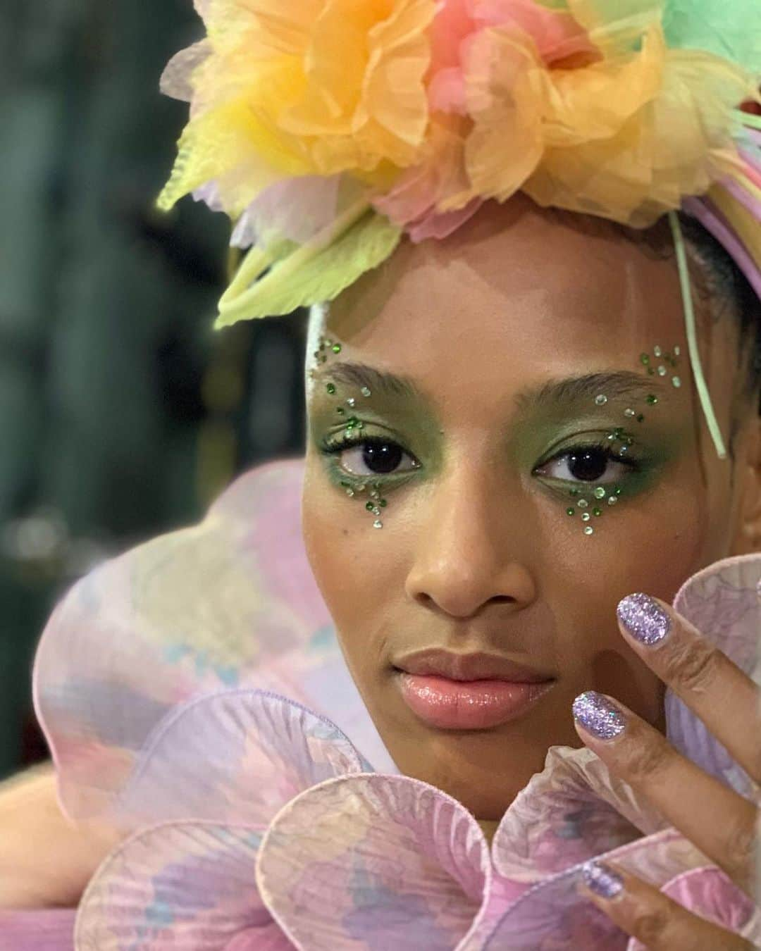 Mei Kawajiriさんのインスタグラム写真 - (Mei KawajiriInstagram)「@marcjacobs SS20 #NYFW 🎀”lavender hologram glitter “  @iam_janaye #nailsbymei ( assistant @jaydeau @nailsbynadiabx @yasmineelwakil @ykc2712 )」9月14日 9時58分 - nailsbymei