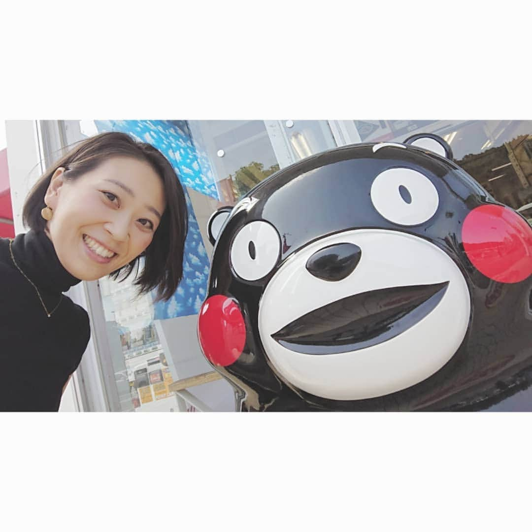 加藤沙知さんのインスタグラム写真 - (加藤沙知Instagram)「くまモンと♪  #くまモン #SAにいらっしゃいました #かわいいな #でも。 #やっぱりみやざき犬が好きだモン♪ あ。。 #モン言っちゃった(笑)」9月14日 10時51分 - mrt.kato