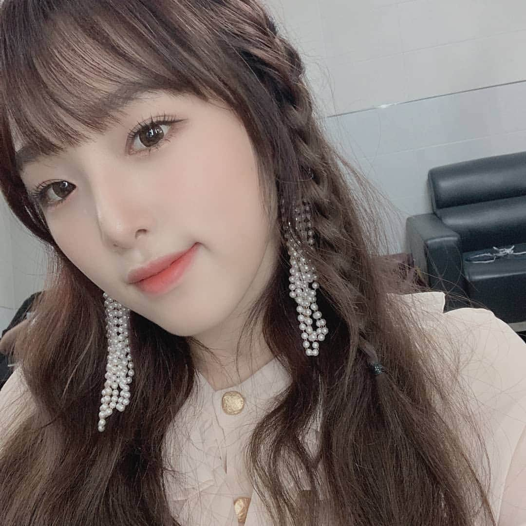 IZ*ONEさんのインスタグラム写真 - (IZ*ONEInstagram)「위즈원~~ Vampire MV 봤어요? 인간 예나 버전🤭🥰 ⠀ ウィズワン~~Vampire MV見ました？ 人間イェナバージョン🤭🥰 ⠀ #예나 #イェナ #IZONE #아이즈원 #アイズワン」9月14日 11時08分 - official_izone