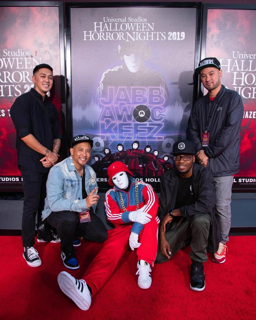 Jabbawockeezさんのインスタグラム写真 - (JabbawockeezInstagram)「Another successful grand opening at @horrornights! Huge shout out to all the fans who stopped by 🔊」9月14日 3時06分 - jabbawockeez