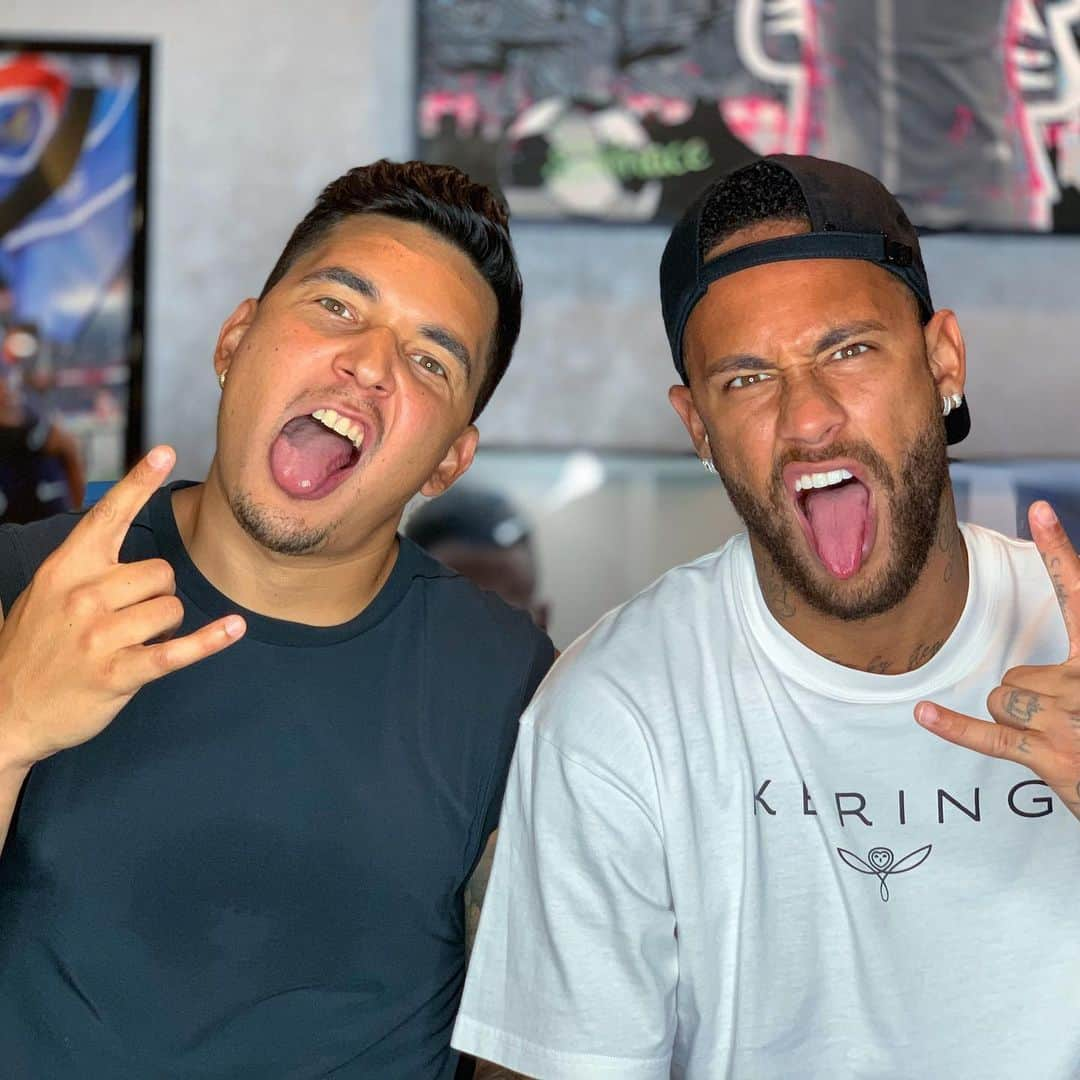 ネイマールさんのインスタグラム写真 - (ネイマールInstagram)「😠and🤪」9月14日 3時26分 - neymarjr