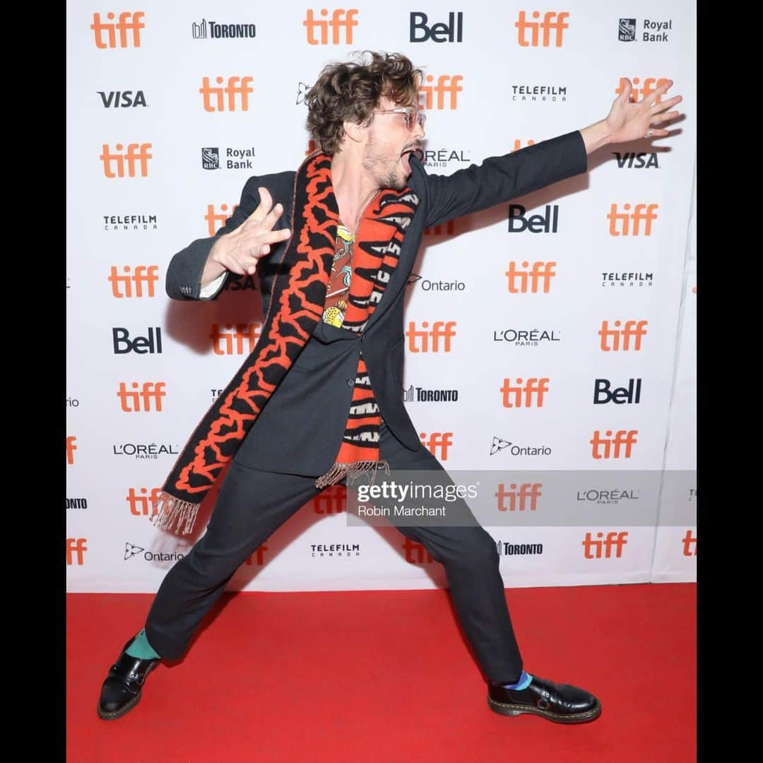 マシュー・グレイ・ギュブラーさんのインスタグラム写真 - (マシュー・グレイ・ギュブラーInstagram)「thank you for the great time @tiff_net and thank you to chester the cheetos cheetah for letting me raid your closet」9月14日 3時57分 - gublergram