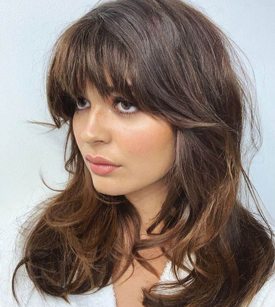 Kristin Essのインスタグラム：「Fake bang for a real one @bellaagolden. On set for @lclaurenconrad 10 YEAR ANNIVERSARY SHOOT 🎉😱」