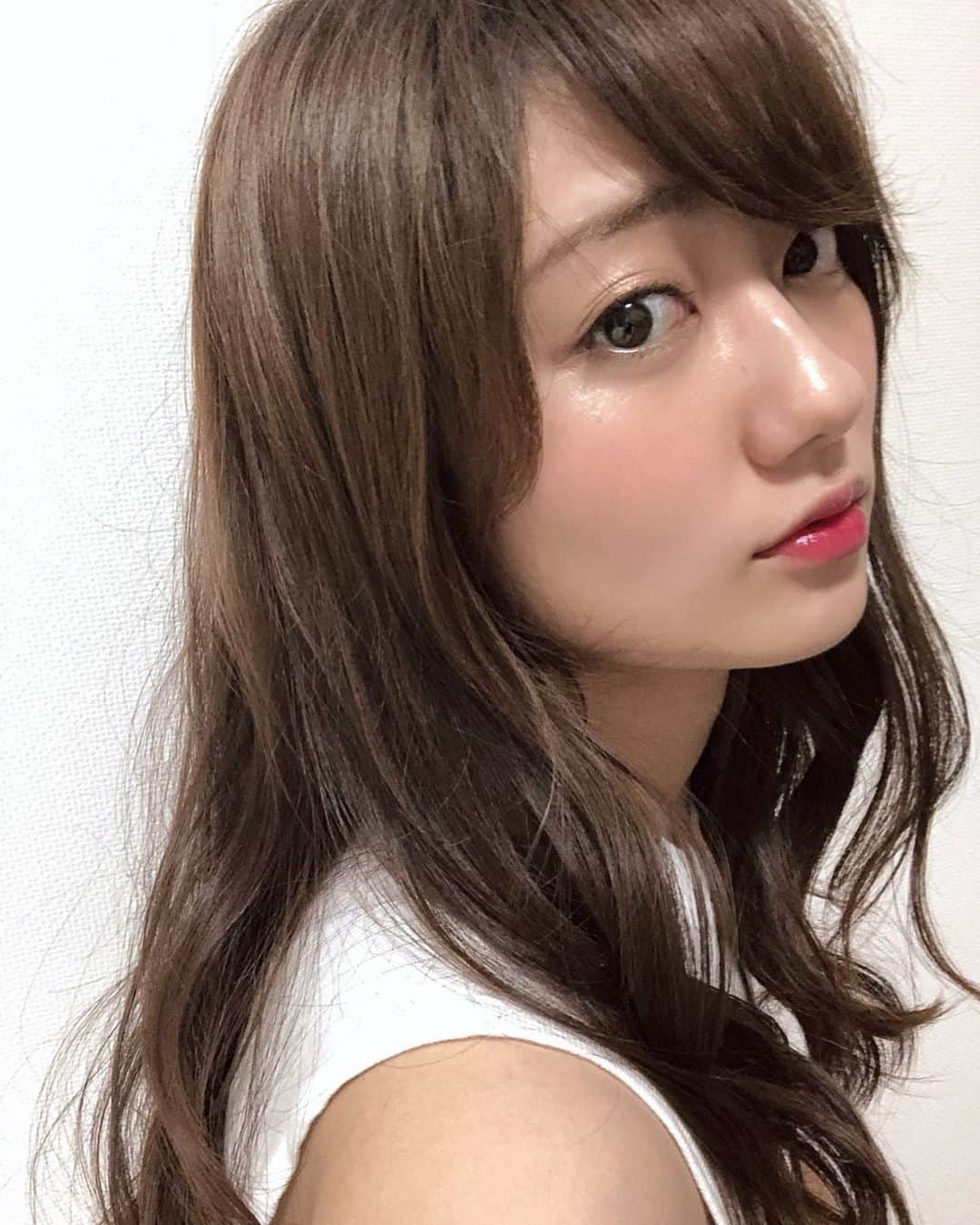 奥山かずささんのインスタグラム写真 - (奥山かずさInstagram)「撮影でやってもらったセットとったらいい感じのゆる巻きに…笑 おはよう 今日もがんばりましょ！」9月14日 5時48分 - kazusa_okuyama_official