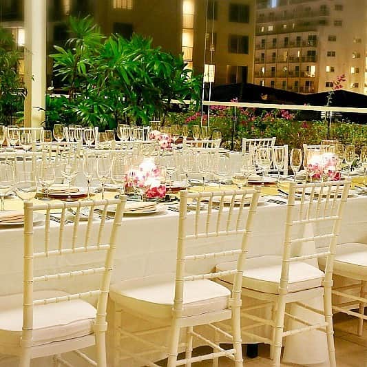 Trump Waikikiさんのインスタグラム写真 - (Trump WaikikiInstagram)「By day, In-Yo Cafe is a gathering site for a lavish breakfast buffet. By night, it can be transformed into an elegant venue for a wedding reception or special event.  #trumpwaikiki #neversettle #inyocafe #specialevents #weddingreceptions #banquets #receptions  メニュー豊富な朝食ビュッフェが人気の陰陽カフェ。このスペースはスペシャルイベントの会場としてもご利用いただけます。お気軽にお問い合わせください。 #陰陽カフェ #トランプワイキキ #スペシャルイベント」9月14日 6時00分 - trumpwaikiki
