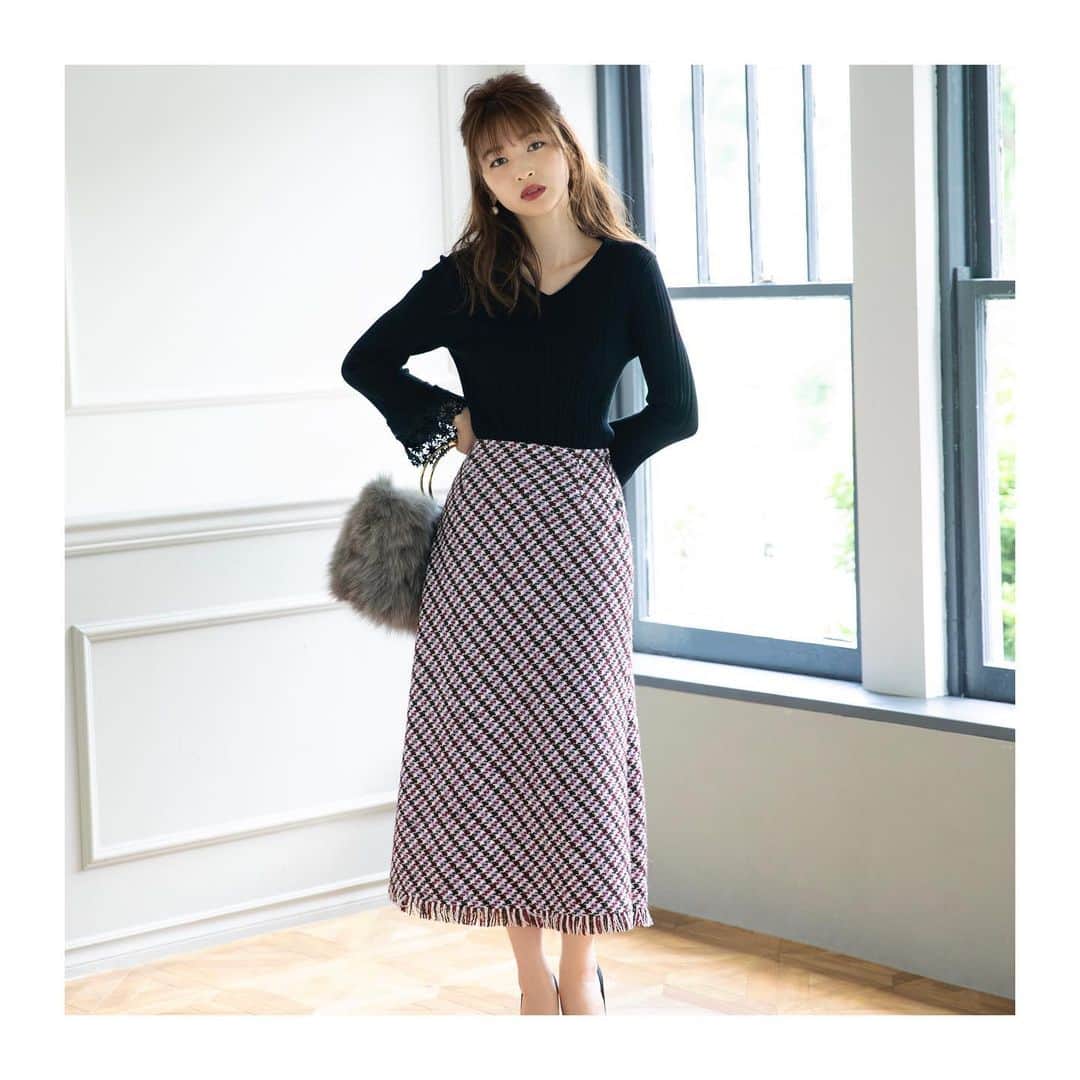 のインスタグラム：「・ ・ 2019 Autumn Collection ・ ・ ✴︎knit ¥11,000+tax ✴︎skirt ¥14,000+tax ・ ・ ・ #WILLSELECTION #ウィルセレクション  #上西星来 @seira_jonishi_tpd」