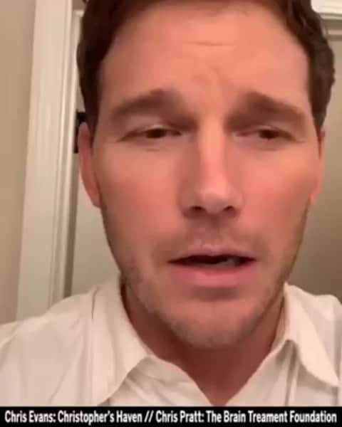 クリス・プラットのインスタグラム：「I’m playing against Chris Evans this week in the AGBO Fantasy Football Superhero League. The winner of this season will be getting a big fat AGBO check for the charity of their choice. I’m playing for the brain treatment foundation. They are extraordinary organization helping our warriors, our brave men and women in uniform suffering from traumatic brain injury, get the rehab they need to get back in their feet. Love them! Check out the braintreatmentfoundation.com to learn more about their extraordinary cause- and to donate if you please. And tune in as I put a healthy stompin’ on America’s Ass.」