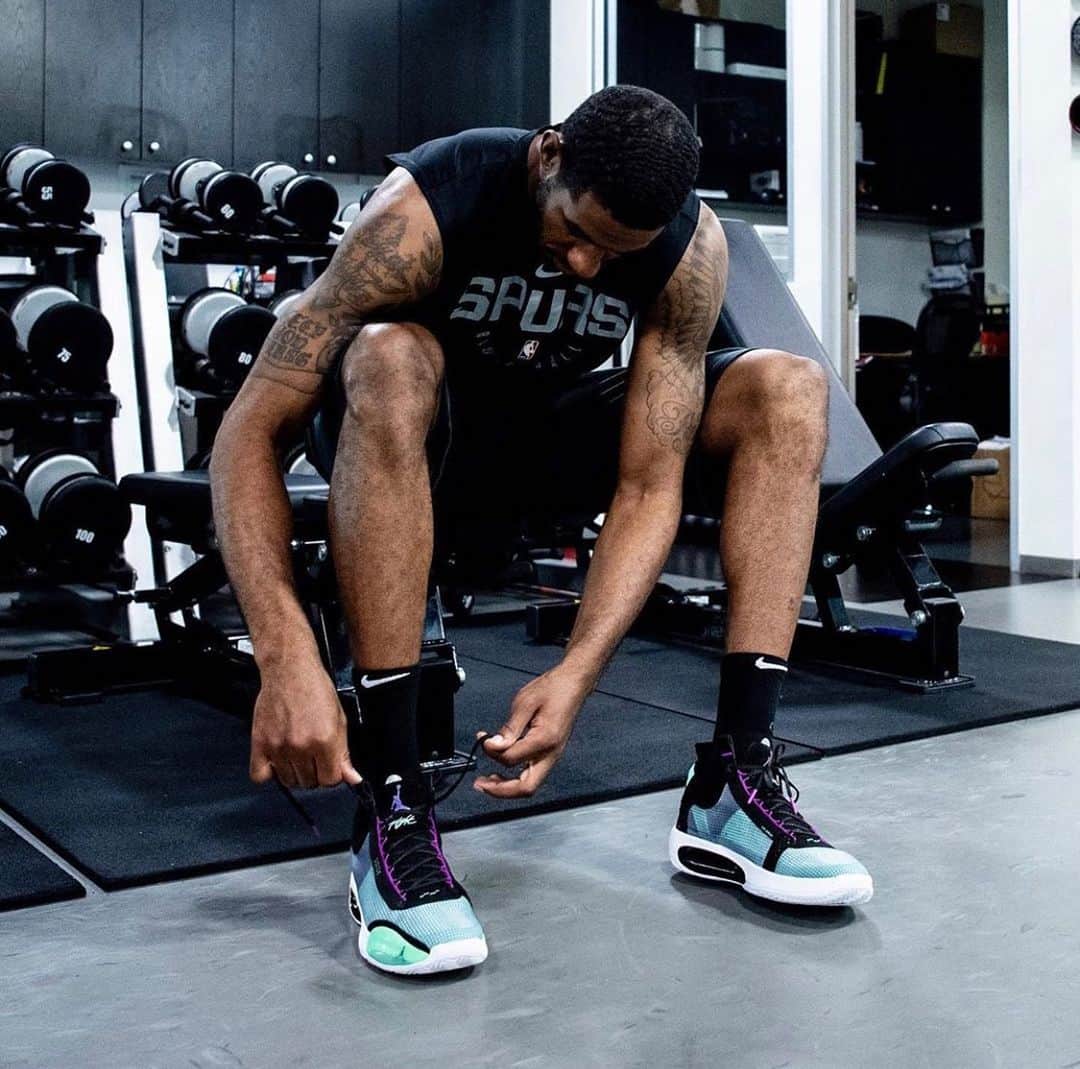 Nice Kicksさんのインスタグラム写真 - (Nice KicksInstagram)「LaMarcus Aldridge laced up the Jordan 34 today during work outs. Who’s excited to hoop in these?👀」9月14日 6時06分 - nicekicks
