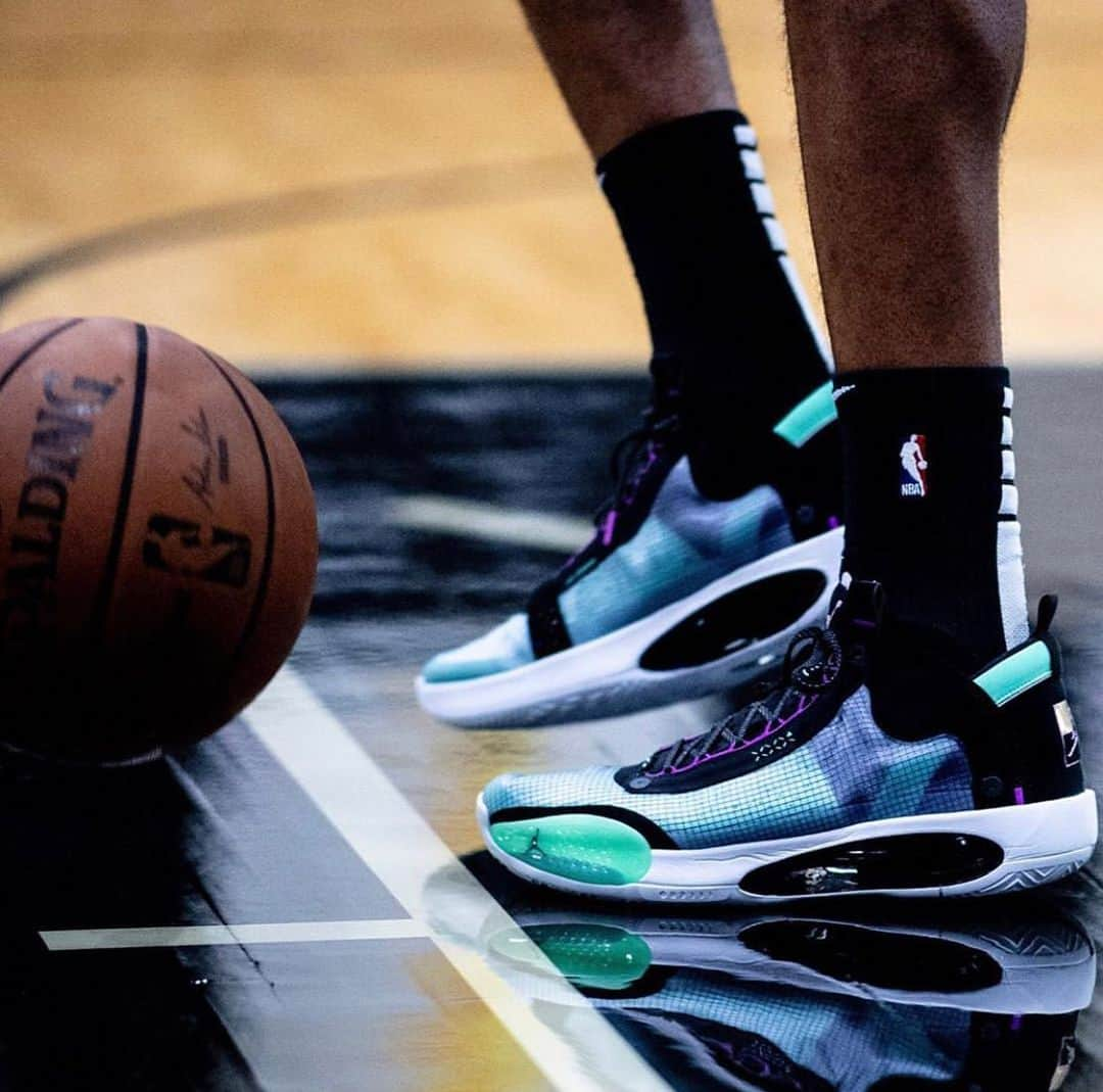 Nice Kicksさんのインスタグラム写真 - (Nice KicksInstagram)「LaMarcus Aldridge laced up the Jordan 34 today during work outs. Who’s excited to hoop in these?👀」9月14日 6時06分 - nicekicks