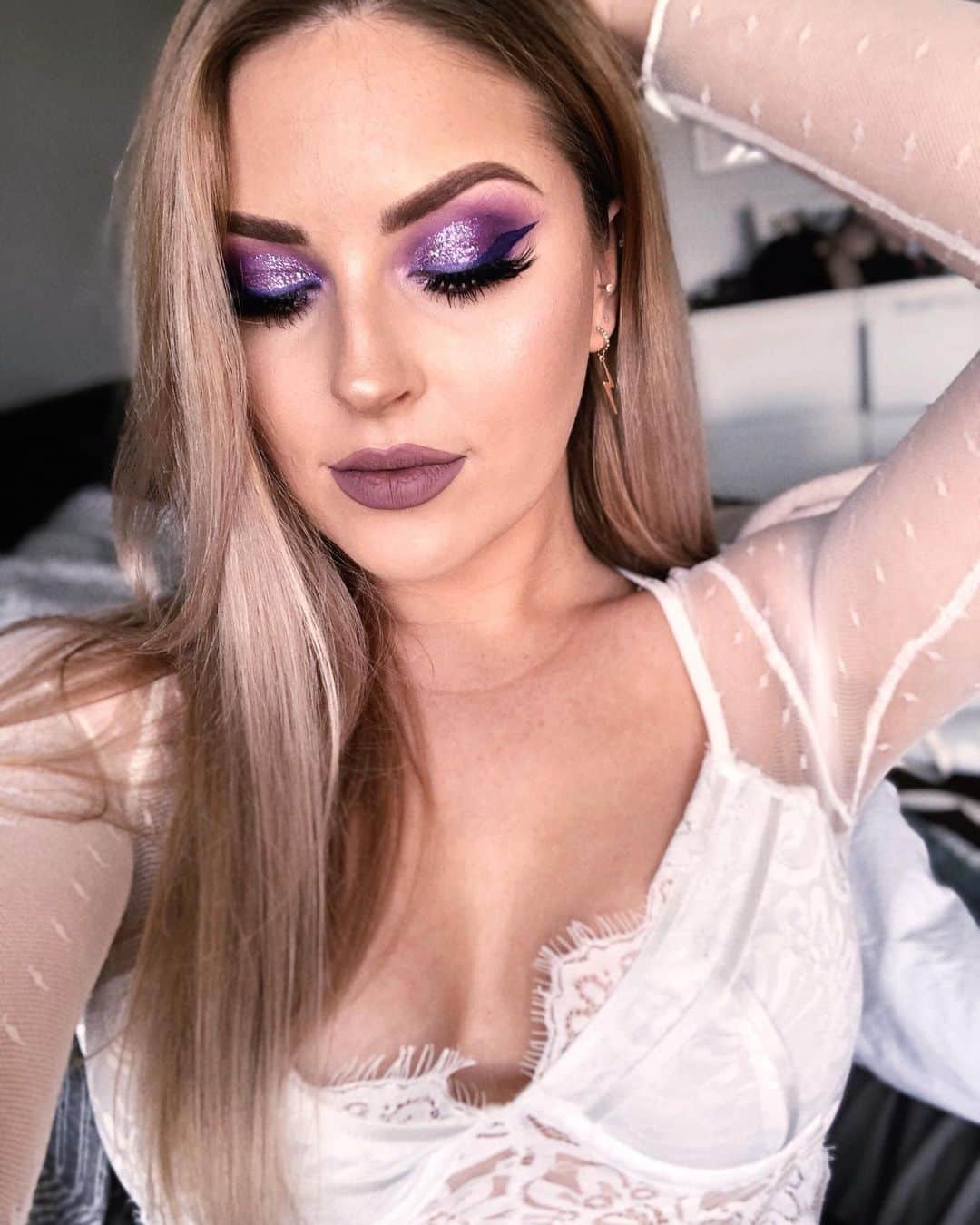 Shannonのインスタグラム：「What’s your fav colourful eyeshadow shade to wear? 💜 mine will always be purple ☯️」