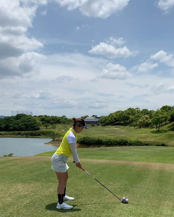 井上沙紀のインスタグラム：「いつぞやの🏌️‍♀️ プロテスト1次通過しました。 納得いくプレーは全然できませんでしたが、2次までに心も体もしっかり準備していきたいと思います。期間中たくさんの応援ありがとうございました🥰 . #ゴルフ  #ゴルフスイング」