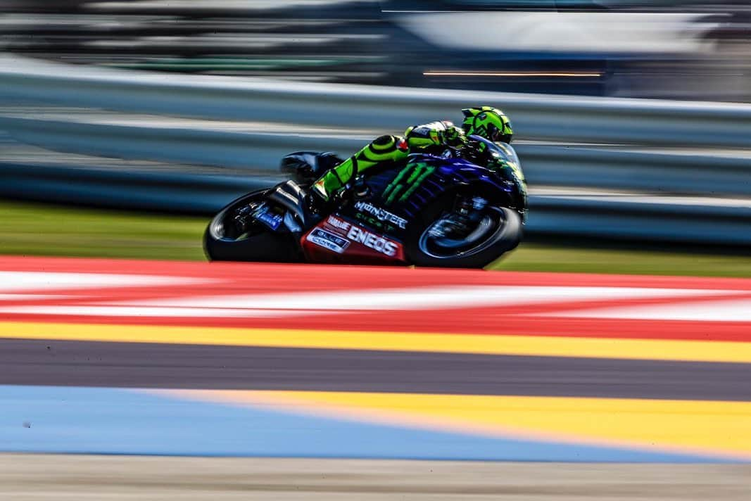 バレンティーノ・ロッシさんのインスタグラム写真 - (バレンティーノ・ロッシInstagram)「Misano world circuit,Italia  Venerdì,prove libere 📸 @falex79 @gigisoldano @calloalbanese @jesusrobledo Tino Martino」9月14日 7時04分 - valeyellow46