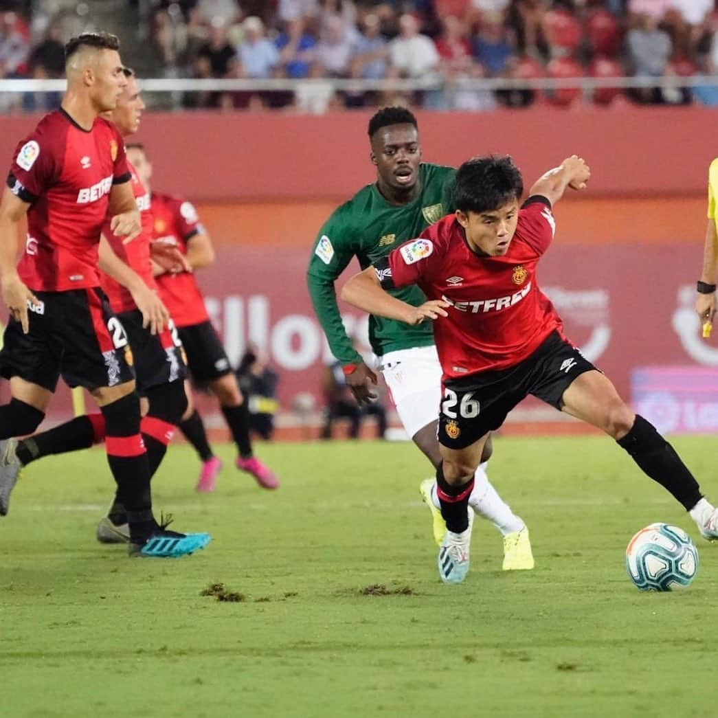 久保建英さんのインスタグラム写真 - (久保建英Instagram)「Debut en 🏠 !! Gracias a todos y a seguir.  ホームデビュー戦！！ #RCDMallorca#debut#home#takefusakubo#久保建英」9月14日 7時28分 - takefusa.kubo