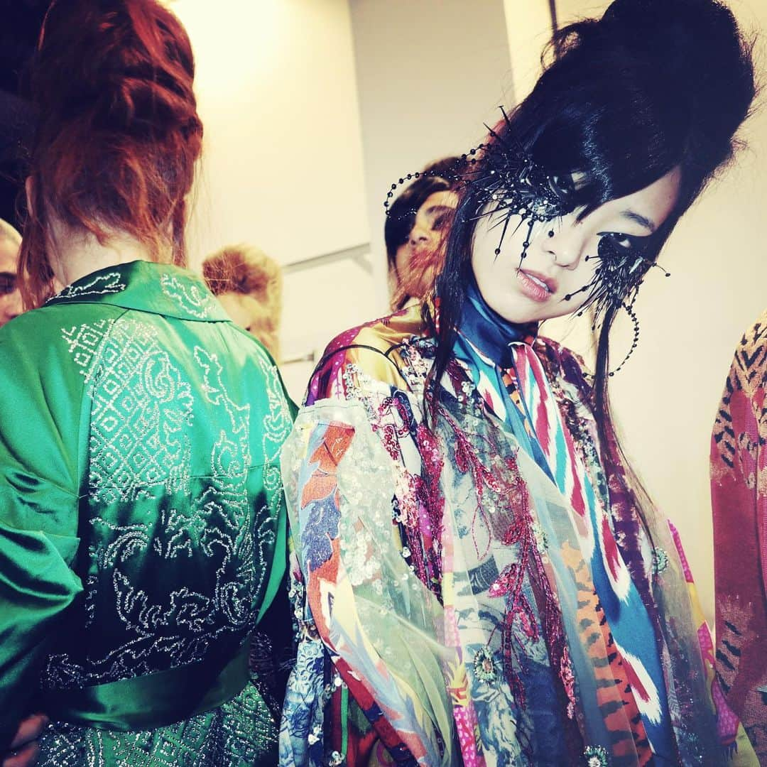 B. Akerlundさんのインスタグラム写真 - (B. AkerlundInstagram)「Back stage SS 20 @officiallibertine show #nyfw #styledbyb ✌🏻」9月14日 7時49分 - bcompleted