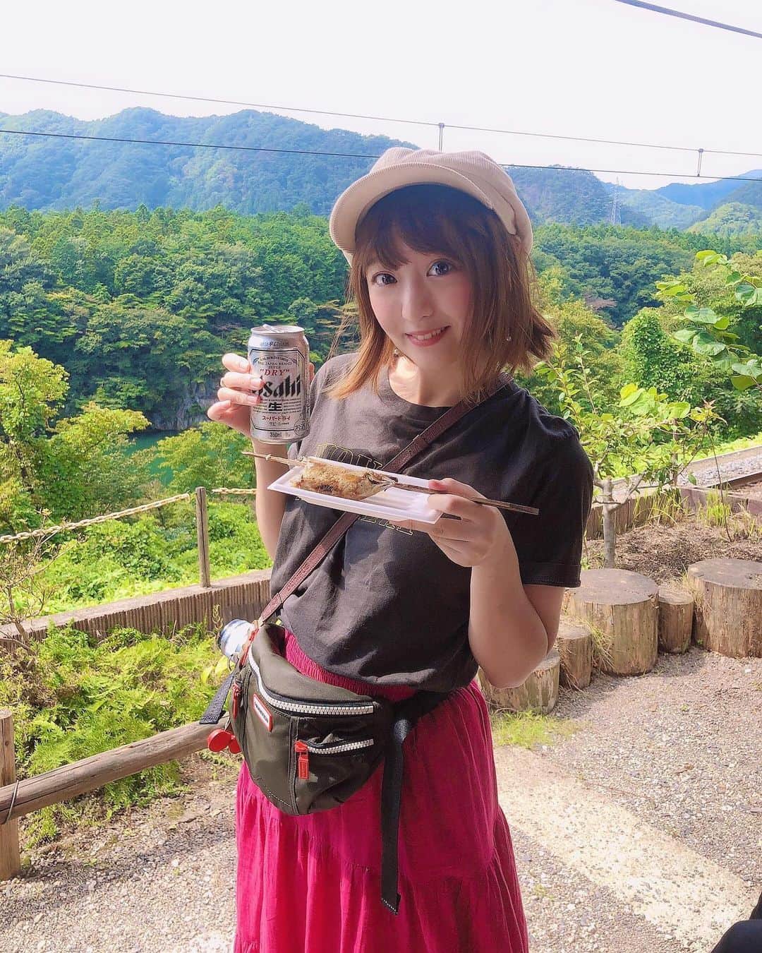 東なつ紀のインスタグラム：「鮎とビール🍻 #日光#家族旅行#日本#温泉旅行  #かわくだり」