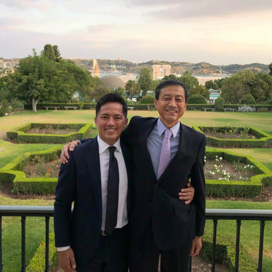 野村忠宏さんのインスタグラム写真 - (野村忠宏Instagram)「在ポルトガル日本国大使館 新美・特命全権大使のご招待を受け、大使公邸にて夕食をご一緒させていただきました。先日の世界柔道選手権で銀メダルを獲得したポルトガル代表のバルバラ・ティモ選手、大使館の皆さん、ポルトガル柔道連盟や関係者の皆さんと、ポルトガルと日本の国際交流における柔道の役割など、楽しく意義ある話で盛り上がりました。柔道が繋いでくれる素晴らしい出会いに感謝します。Muito #Obrigado !! 🇵🇹🇯🇵 #在ポルトガル日本大使公邸 #歓迎 #感謝 #柔道が世界を繋いでくれる #野村忠宏 #Judo #Portugal #Japan」9月14日 8時39分 - nomura60kg