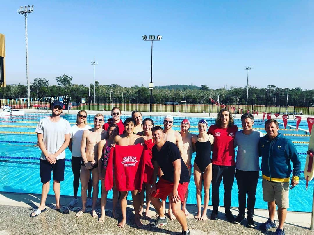 のインスタグラム：「🇦🇺🇯🇵🏊‍♂️ . . . . . オーストラリアのゴールドコーストにあるグリフィス大学で練習しているマイケル・ボールコーチの所で約2週間トレーニングをしてきました！良い練習ができました💪 Thanks guys❤️ I love this team😍✌️ #australia #goldcoast #swimming #thanks」