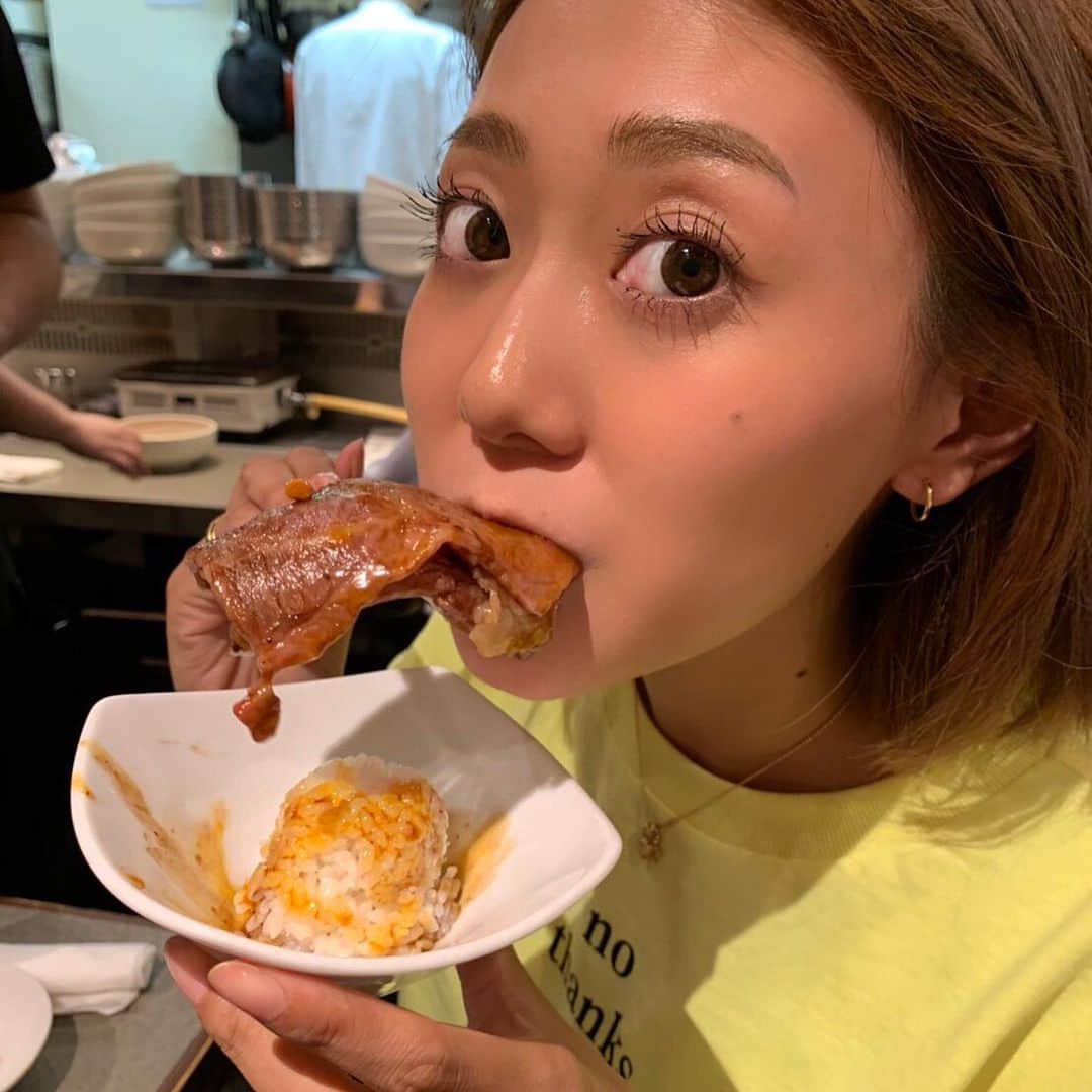のインスタグラム：「いつも美味しいチャンピオン〜🔥. . 昨日はいつもよりさらに美味しくて、喋り散らかして、食べ倒して帰宅💯. . なめさんスペシャルありがとう〜❤️❤️❤️. . #恵比寿#恵比寿グルメ#恵比寿ディナー#東京のうまいメシシリーズ#焼肉ババア#生卵つければなんでもうまい#米に対する執着#越前屋権之兵衞#強そう#一週間おつかれやま」
