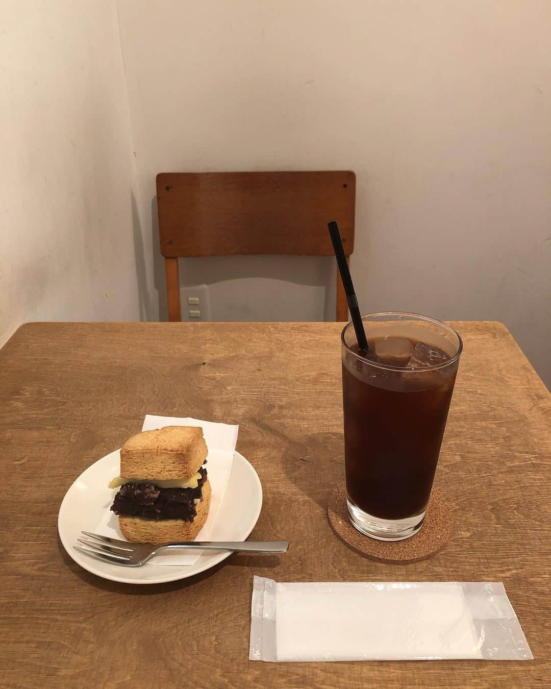 楢原真樹さんのインスタグラム写真 - (楢原真樹Instagram)「いつぞやの喫茶店 #カフェ #上井草 #オシャレ〜 #あんこスコーン #ホロホロで美味かった #アイスエスプレッソ #今日は2ステ #13:00〜 #オールスタート #北沢タウンホール #16:00〜 #M-1グランプリ準々決勝に行ったことない男たち #新宿ブリーカー #お天気どう？ #来てね！ #ヤーレンズ」9月14日 9時37分 - narahara_j