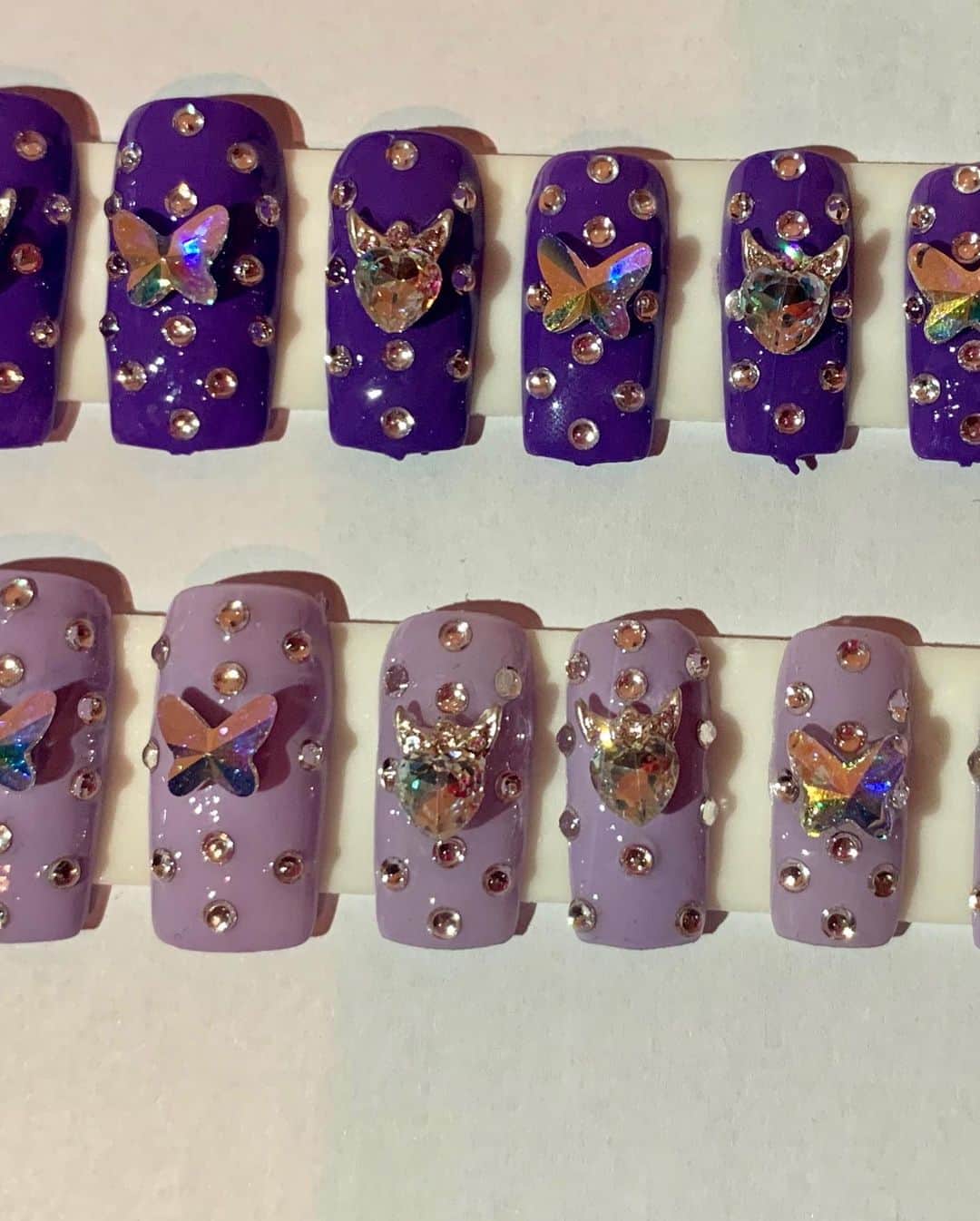 Mei Kawajiriさんのインスタグラム写真 - (Mei KawajiriInstagram)「@marcjacobs SS20 #NYFW 🎀 “purple alternate nails “ #nailsbymei ( assistant @yasmineelwakil @jaydeau @nailsbynadiabx @ykc2712 )」9月14日 9時45分 - nailsbymei