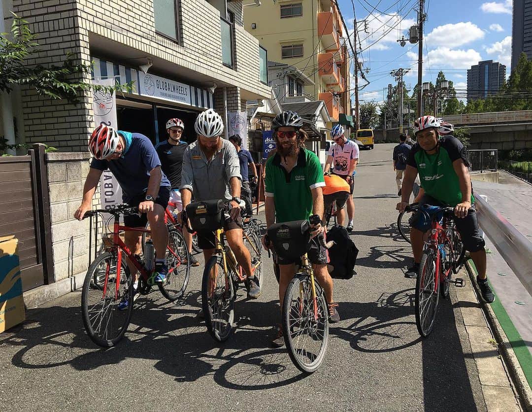 のインスタグラム：「とりあえず大阪から奈良まで、自転車にて開幕戦用ホイッスル届けました‼️「Easy Easy !」って言われて少しなめてました。 生駒山越える時にはもう脚がどっかいってました😂そりゃ、ロンドンから大阪に比べたら、大阪から奈良はEasyですわな😂 みんなで協力して運んでいきますよ〜！ #RWC2019  #RacetoRWC  #DHL #childfound #passitbackph」