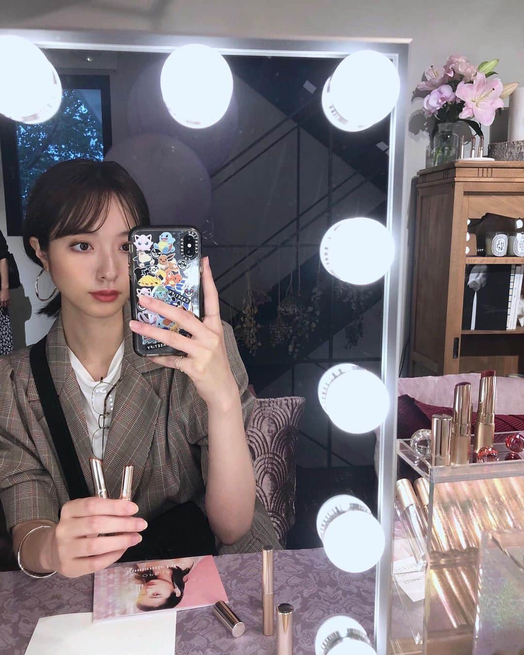 のインスタグラム：「オペライベントに行ってきました〜﻿ 新しい秋色がかわいい🥺﻿ 深みがあるけど抜け感があって合わせやすい色でした〜！あっという間に秋だな〜🍂﻿ ﻿ #オペラリップティント #operacosmetics﻿ #透ける秋色のくちびる #opera_secretparty #PR」