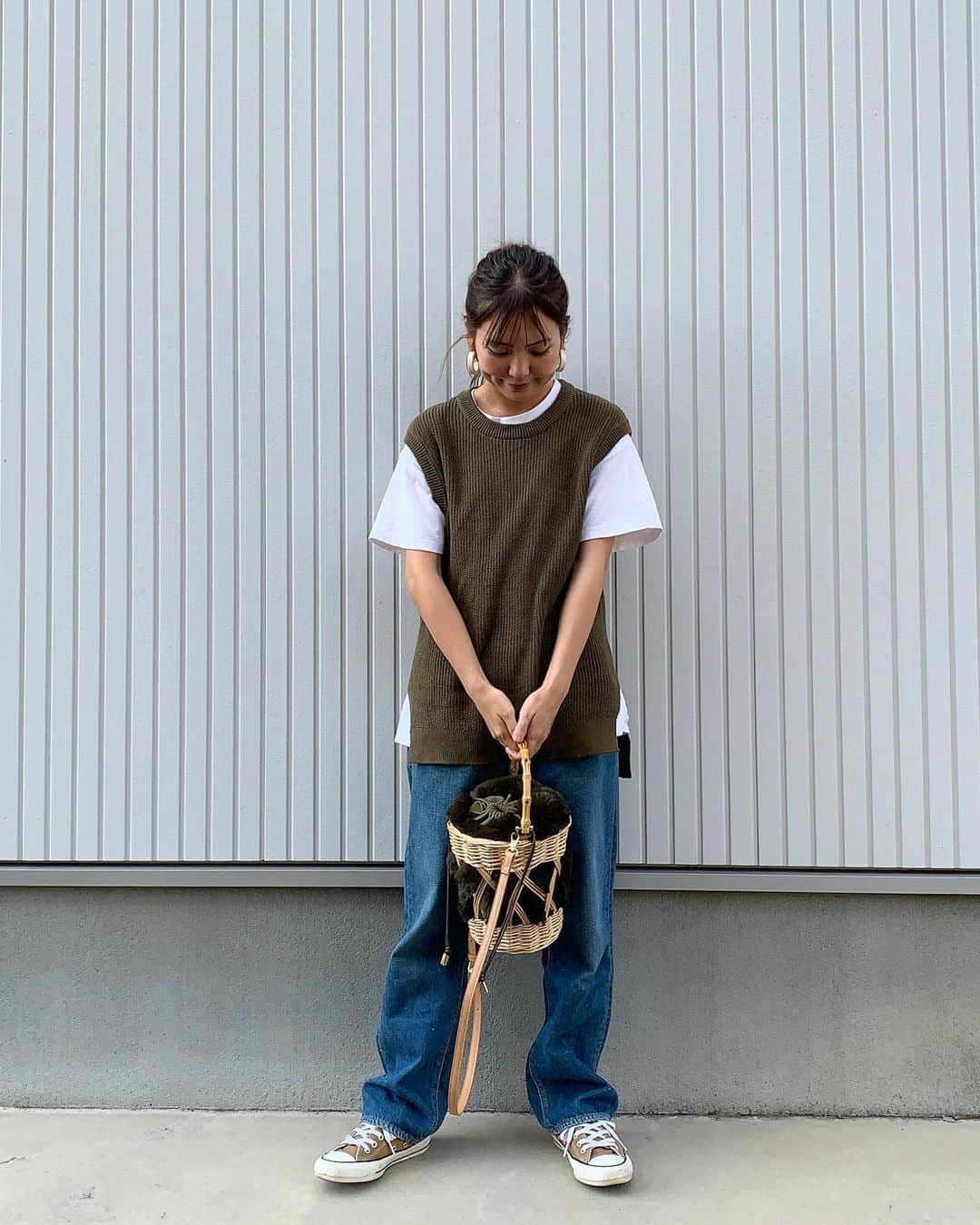 natsumi ♥︎さんのインスタグラム写真 - (natsumi ♥︎Instagram)「2019/09/14 . . ゆるゆるご近所コーデ。 . Tシャツ➞#Stunninglure @stunninglure ベルト➞#gu @gu_global デニム➞#shinzone @shinzone_official バッグ➞#accommode @accommode . GUで390円でgetしたベスト。 XLでダボッと可愛い❤️ . .」9月14日 19時31分 - natsu420