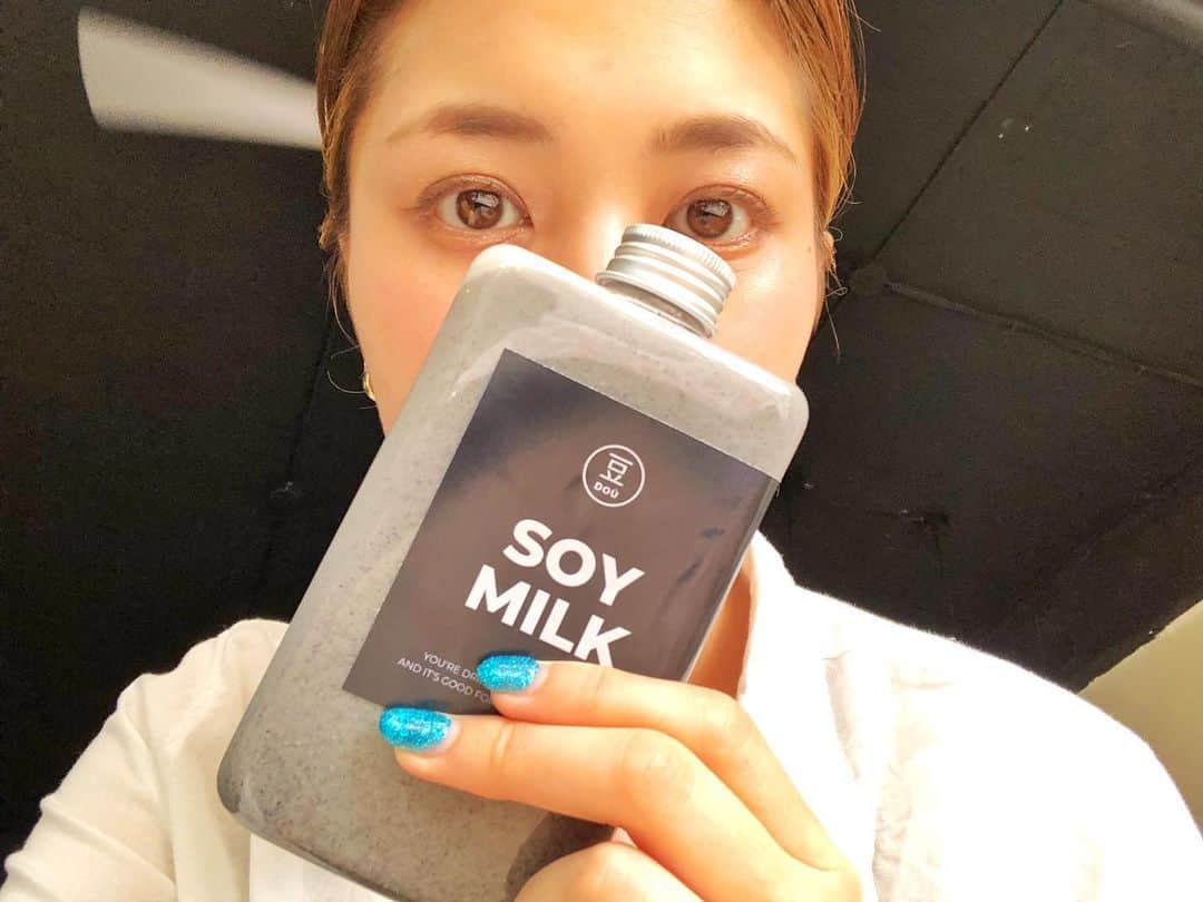 あらい美生さんのインスタグラム写真 - (あらい美生Instagram)「. soy milk屋さんを発見。﻿ 偏りがちだから 健康的で最高〜🍦💛」9月14日 19時34分 - miu___33