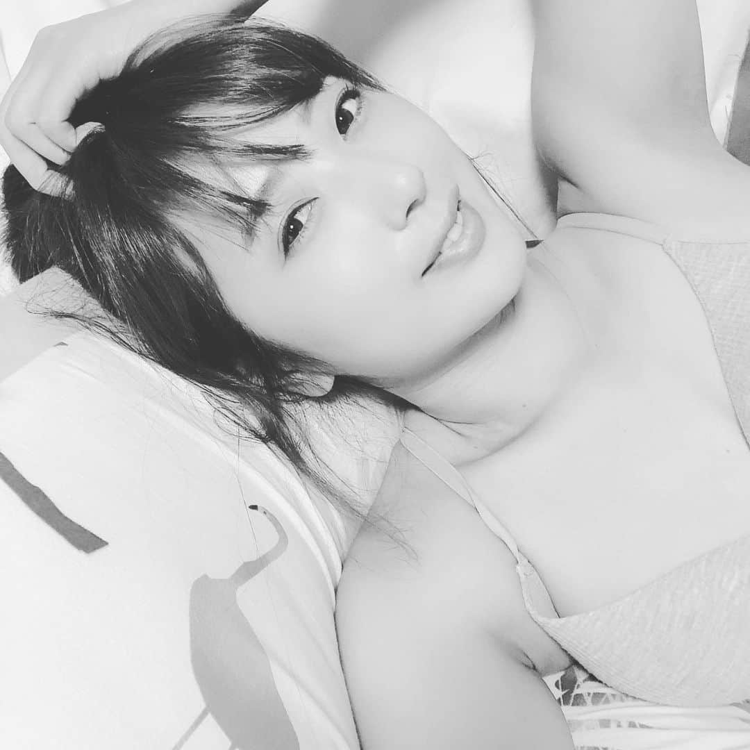 小倉遥さんのインスタグラム写真 - (小倉遥Instagram)「1mmも化粧落とさずに寝落ちしてた。 #いつもです」9月14日 12時00分 - haruka_ogura
