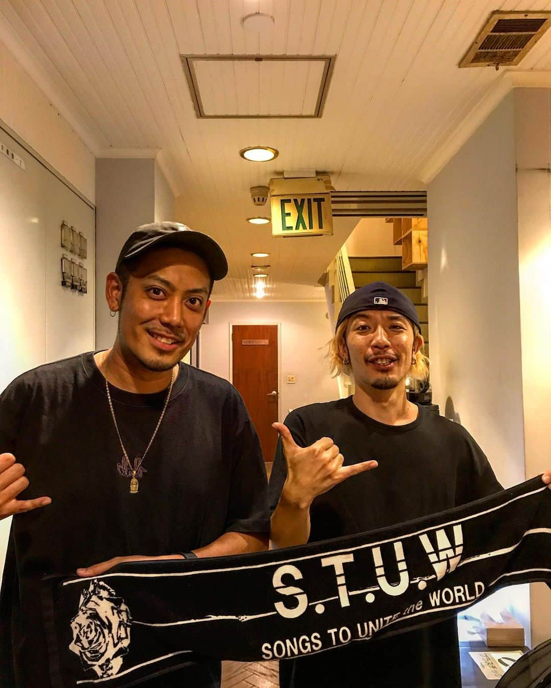 SHiNNOSUKEさんのインスタグラム写真 - (SHiNNOSUKEInstagram)「本日一粒万倍日！！ 特に解禁事項はないけど、UZの海外生活スタート！！ 最高の始まりじゃんね！ 濃すぎて忘れられないような、いい時間を過ごせますように。  そして、遠く離れてても音楽を作って届けるという挑戦な！ 全然待ってるつもりとかなく、攻めてくから！ 久しぶり感、全くないねって感じで再会するのを楽しみにしてるよ。  #uz #stuw #spyair #rookiezispunkd #bigup #レコーディング #音楽 #バンド」9月14日 12時46分 - shinnosuke_rookiez