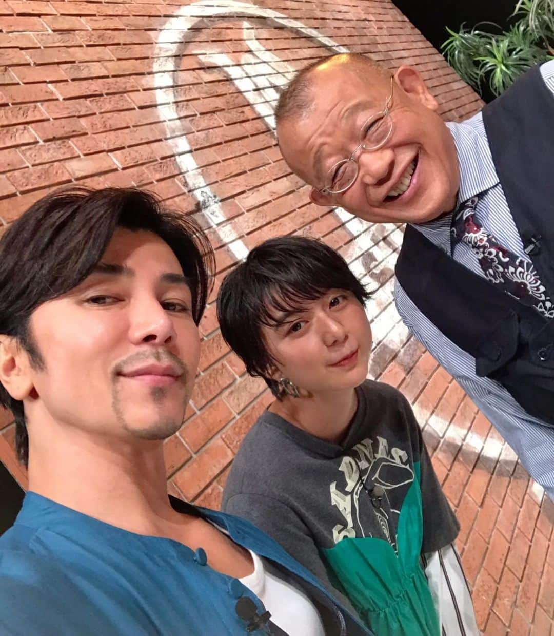 武田真治さんのインスタグラム写真 - (武田真治Instagram)「2019.9.13.#TBS「凪のお暇」「A-Studio」をご覧頂いた皆様ありがとうございました📺 #鶴瓶師匠 温かなお言葉ありがとうございました☆ #上白石萌歌 さん、また共演して下さいね(^ ^) #三田佳子 さん、ブログから写真拝借しました。コメントもありがとうございます！！ さて、#凪のお暇 は来週いよいよ最終回❗️ 愛すべき凪ちゃん、ガモちゃん、ゴンちゃん、坂本さん、みすずさん、うららちゃん、杏ちゃん、ママ、みどりさんと逢えるのも最後です😭 お見逃しなくっ！！#武田真治」9月14日 13時18分 - shinji.takeda