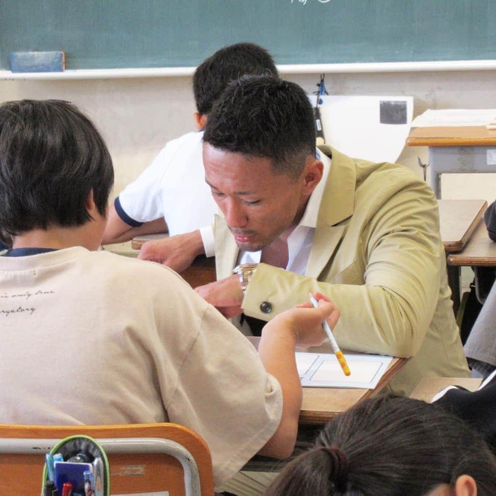 梅野源治さんのインスタグラム写真 - (梅野源治Instagram)「昨日は #夢先生 として登壇してきました‼️ 担任の先生は僕のことを知ってくれていたし、子供たちからもたくさんパワーをもらった♪  #感謝です #これからトレーニング」9月14日 14時17分 - genji_umeno