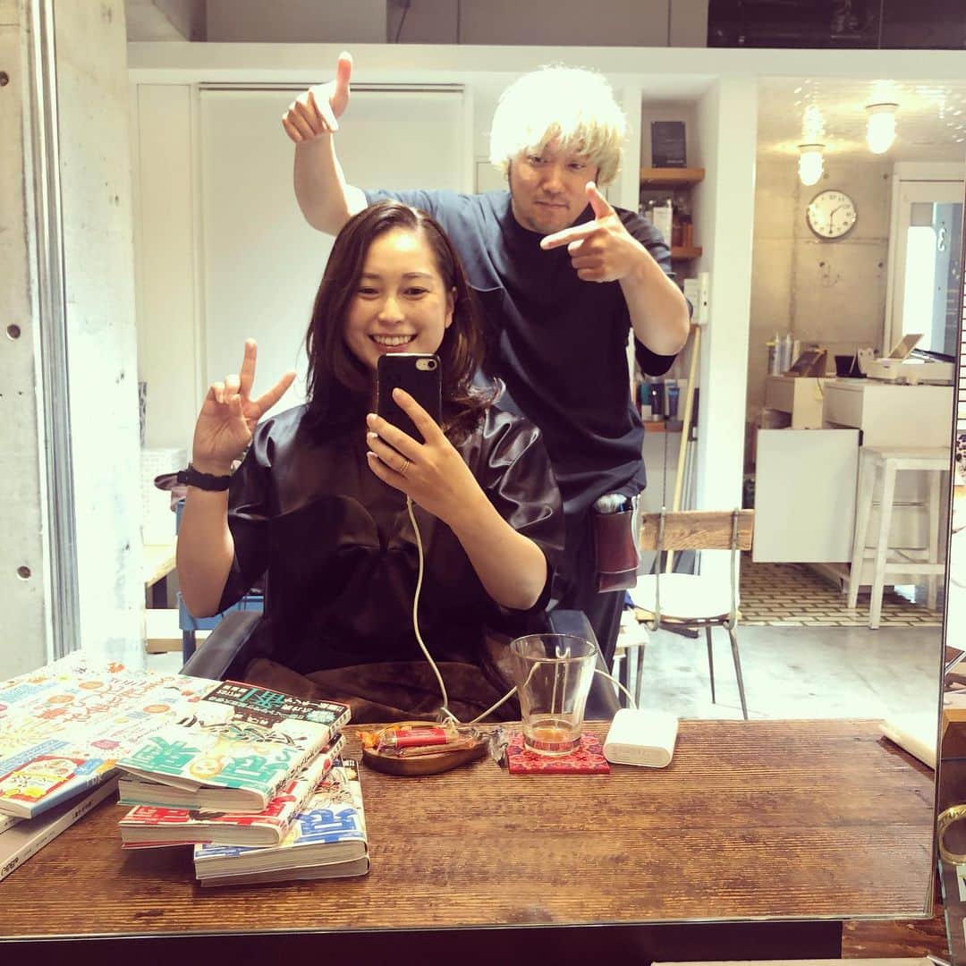 美甘子さんのインスタグラム写真 - (美甘子Instagram)「下北沢worksで、ダイスケさんに根元の伸びた部分のリタッチと毛先カットをしてもらいました。秋に向けて落ち着いた髪色になり大満足です。いつもありがとうございます😊 #下北沢works」9月14日 14時21分 - rekish_mikako