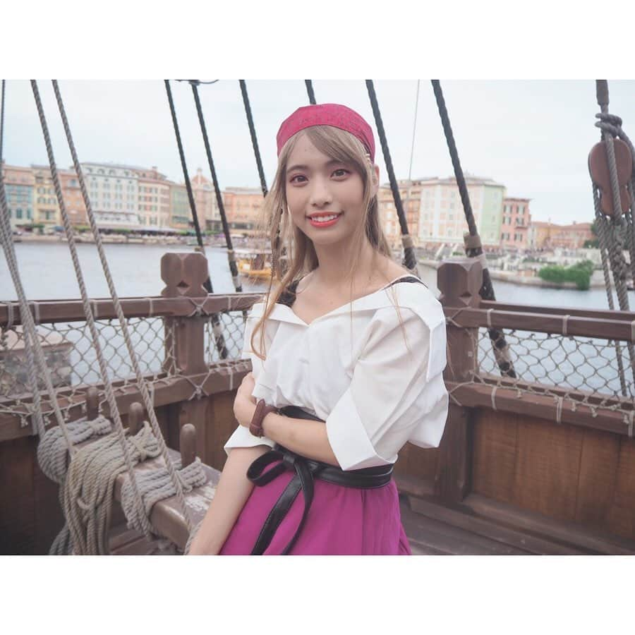 岡本尚子さんのインスタグラム写真 - (岡本尚子Instagram)「夏に乗り遅れた海賊🏴‍☠️ （遅くなってごめんね😂） . #東京ディズニーシー #ディズニーシー #シー #パイレーツサマー #パイレーツコーデ #パイレーツサマー2019 #パイレーツ #海賊 #tokyodisneysea #disney #olympus #mark3」9月14日 14時30分 - naoko_04_04