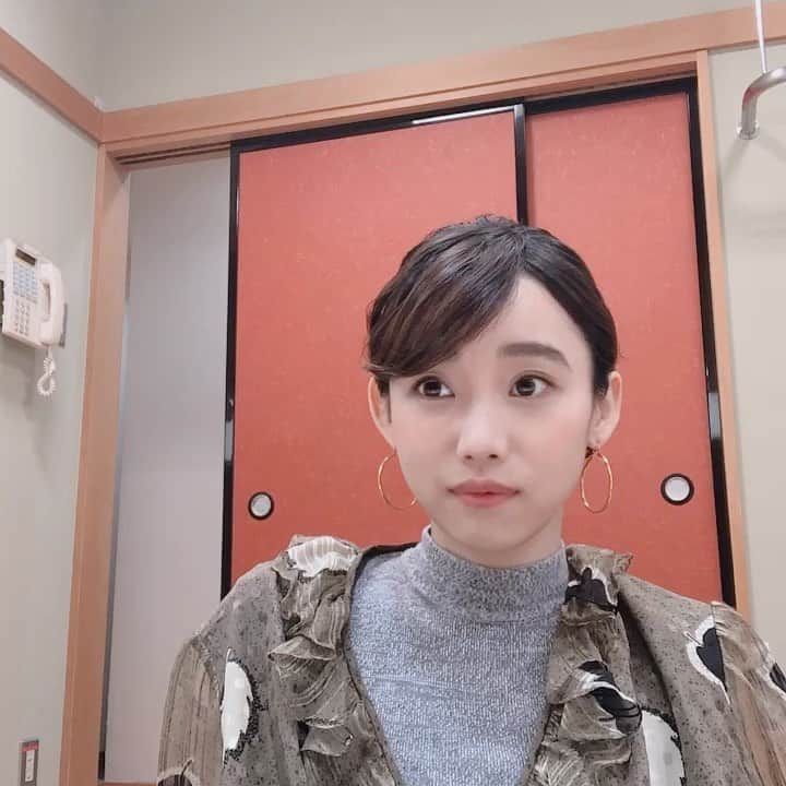 Baekのインスタグラム：「今日も頑張る〜！ もう秋になっちゃいましたね🍁 今日おわりにシロタエ買えるかな😙ひっひっひ  #育毛剤いただきました‼️」