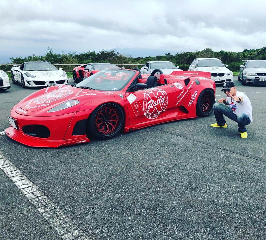 スティーブさんのインスタグラム写真 - (スティーブInstagram)「Should I have bought a Liberty Walk F430 spider over my 458 Italia coupe?  I like this car a lot!! #フェラーリ を買おうとした時にf430スパイダーも考えていましたね 。今日トップダウンで運転させてもらってやっぱりオープン感は最高！！ サンキューミスターあすか #マニワリマン @libertywalkkato #libertywalk  @asu0711 #リバティーウォーク #フェラーリf430 #フェラーリf430スパイダー #サムズアップ #スティーブ的視点 #ferrarif430spider #thumbsup #stevespov」9月14日 14時57分 - stevespov