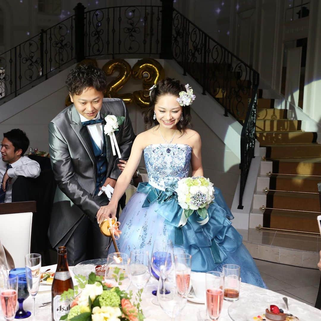 ホテルモントレ ラ・スール大阪ウエディングのインスタグラム：「@lasoeurosaka_wedding キャンドルサービス🕯は王道人気❤️ . . . #モントレ花嫁 #ホテルモントレラスール大阪  #モントレウェディング #モントレ #モントレラスール大阪 . . #dressy花嫁  #marry花嫁  #プレ花嫁 #卒花嫁 #全国の花嫁さんと繋がりたい  #weddingdress #takamibridal  #wedding #結婚式 #ホテル婚 #ブライダルフェア」