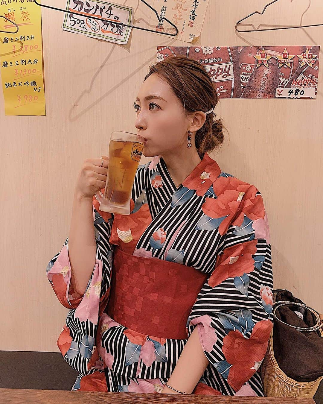 唯可（yuika）さんのインスタグラム写真 - (唯可（yuika）Instagram)「* ウーロンハイに見せかけてウーロン茶🤤 子供の頃お祭りってなんであんなにワクワクしたのかな🥺🥺 東京来てからびっくりしたのがお祭りの屋台に ジャガバターが売ってること！！！🥴 北海道の人はあれ魅力的にみえる？😹 * * #お祭り#北海道あるある#じゃがバター#出店 #浴衣#屋台#お出かけ#北海道#東京#北海道出身」9月14日 20時52分 - yu.i.k.a