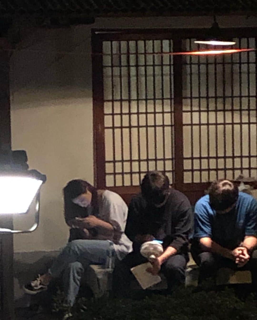ハン・ジヘさんのインスタグラム写真 - (ハン・ジヘInstagram)「저녁 9시 드라마 황금정원 시작합니다! 두근두근💖 이제부터 더 흥미진진해질 스토리 정말 많이 기대해 주세요! 갑자기 쏟아지는 비도 멈출 수 없는 촬영현장❣️💪💙 본방사수 함께 가요!! #mbc주말특별기획황금정원 #매주토요일9-11시연속방송합니다.」9月14日 20時45分 - jh_han