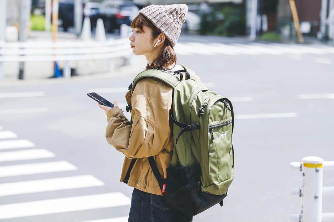 橋下美好さんのインスタグラム写真 - (橋下美好Instagram)「coleman × merの撮影😃  普段リュックが多いんだけど、 いつも黒だったから思い切ってカーキに挑戦！  すごく服にも馴染みやすいカラーで オシャレ度がグンッとUPした気がする！  私は大容量のおっきいサイズっ。 リュックが大きいとなぜか安心感ある。 あと荷物多いからとても助かる。  ポケットもいっぱいあるから、収納も便利やで😃  #私のコールマン #コールマンリュック #walker33 #pr」9月14日 20時49分 - miyoshikun