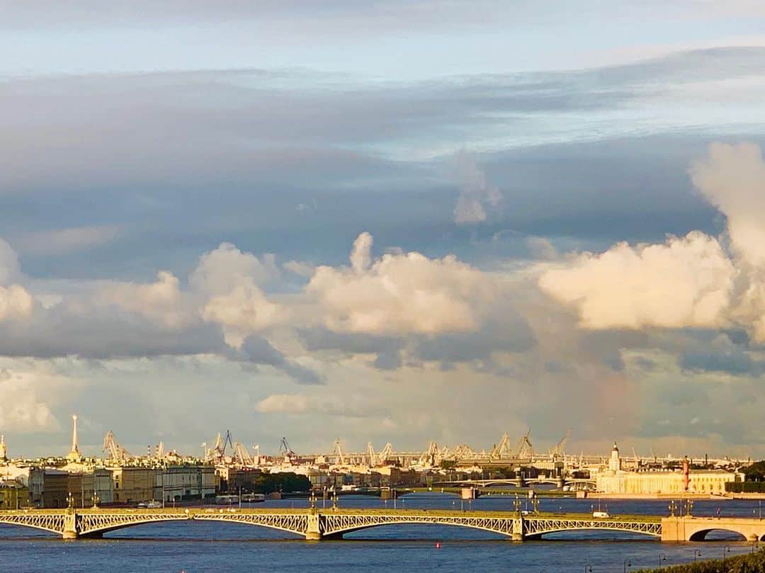 Akira Yamaokaのインスタグラム：「‪A beautiful rainbow appeared in the sky! I hope that many good things will happen to you! SPB!‬」