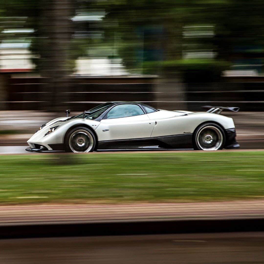 パガーニ・アウトモビリのインスタグラム：「Are you ready Milan? Tomorrow is the day! Feel the classy beauty of the Zonda F at the #StreetShow4R! We'll be waiting for you in Corso Buenos Aires!  #pagani #zondaf #paganizonda #zonda20 @quattroruote #quattroruote」