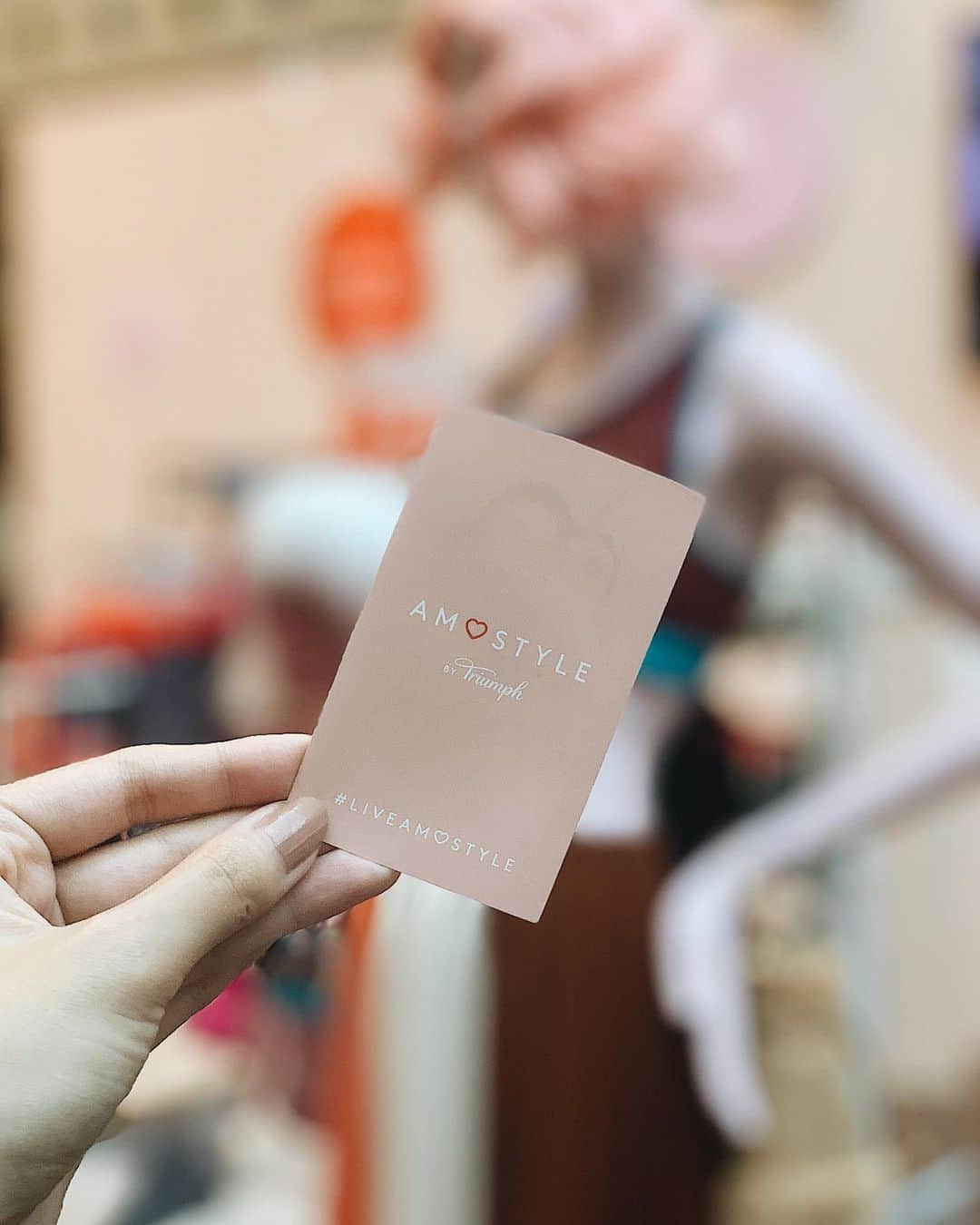 のインスタグラム：「京都ポルタで行われている、AMO STYLEの新作マシュマロブラの先行発売POP UPにいってきたよ💗  可愛い下着ゲットするとテンションあがる🥰  #アモスタイル #AMOSTYLE #京都ポルタ #らしく生きてこ #LIVEAMOSTYLE」