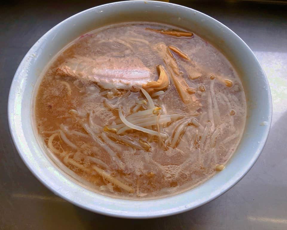吉田悠希さんのインスタグラム写真 - (吉田悠希Instagram)「❤︎ スープのこってり綺麗感🍜 たまにものすごく食べたくなるやーつ  #ホープ軒 #千駄ヶ谷 #ラーメン女子」9月14日 17時32分 - yuki__yoshida__914